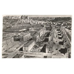 VITROLLES-le-ROUCAS: le rocher et la chapelle en premier plan les nouvelles cités H.L.M. vue aérienne 10X15 - état