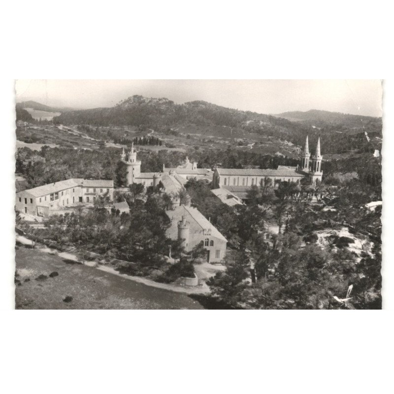 SAINT-MICHEL-de-FRIGOLET: abbaye provençale au coeur de notre-palestine vue aérienne 10X15 - état