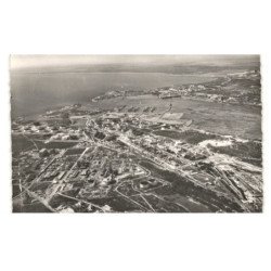 LAVERA: le port pétrolier vue aérienne 10X15 - très bon état