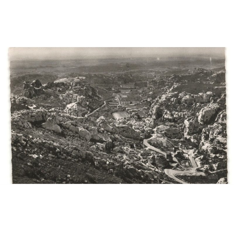 LES BAUX: la vallée des baux vue aérienne 10X15 - très bon état
