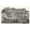 LES BAUX: les ruines du château des seigneurs des baux et le village vue aérienne 10X15 - très bon état