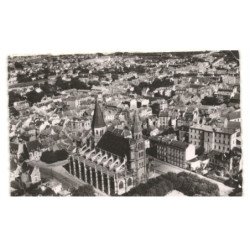 POISSY: l'église vue aérienne 10X15 - très bon état