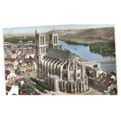 MANTES-la-JOLIE: la cathédrale vue aérienne 10X15 - très bon état