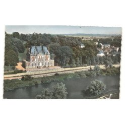 TRILBARDOU: le château vue aérienne 10X15 - tès bon état
