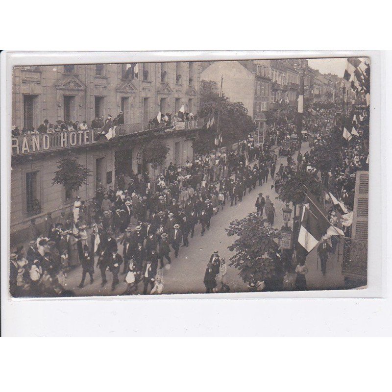 VICHY: rue de paris, grand hôtel - très bon état