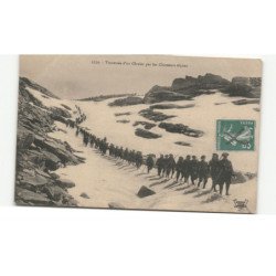 MILITAIRES CHASSEURS ALPINS: traversée d'un glacier par les chasseurs alpins - très bon état