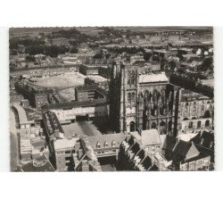 ABBEVILLE: la place et la cathédrale vue aérienne 10x15 - très bon état