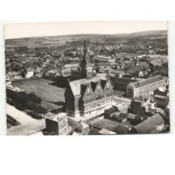 ALBERT: vue générale au 1er plan, l'hôtel de ville vue aérienne 10x15 - très bon état