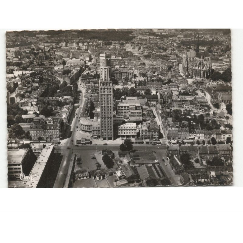 AMIENS: la tour perret, la rue de noyon et la cathédrale vue aérienne 10x15 - très bon état