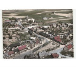 BEUVRAIGNES: la place et l'église vue aérienne 10x15 - très bon état