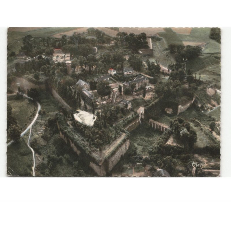 DOULLENS: la citadelle vue aérienne 10x15 - très bon état