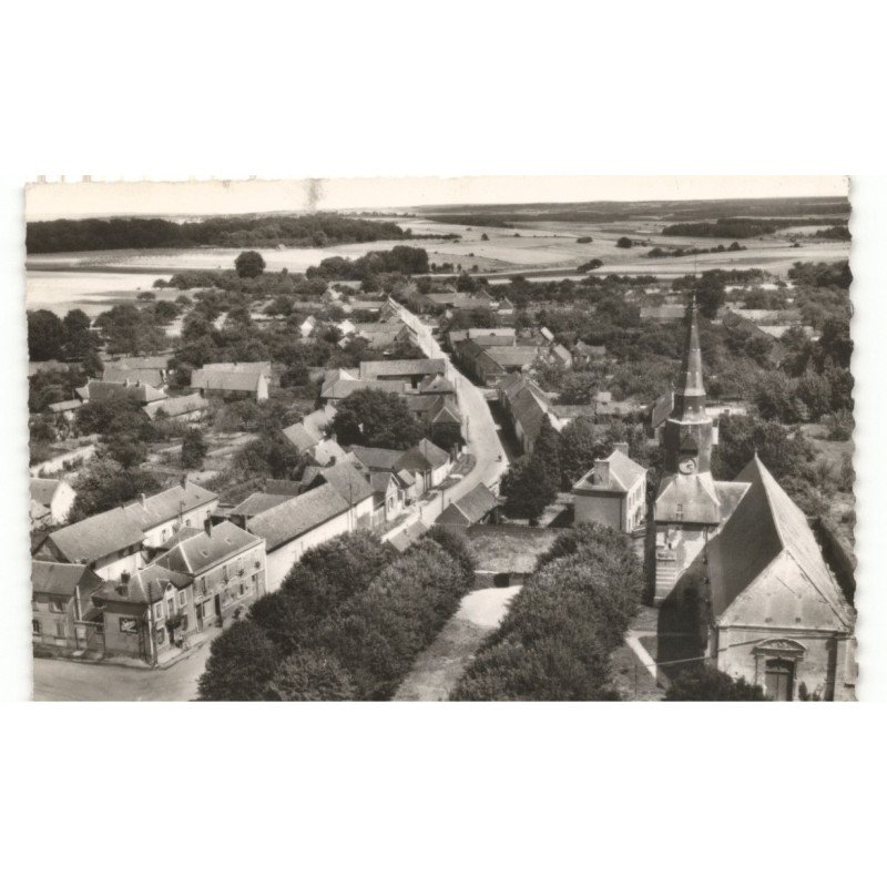 REVELLES: la place vue aérienne 10x15 - très bon etat
