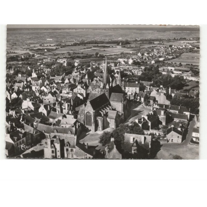 GUERANDE: la collégiale: vue aérienne 10x15 - très bon état