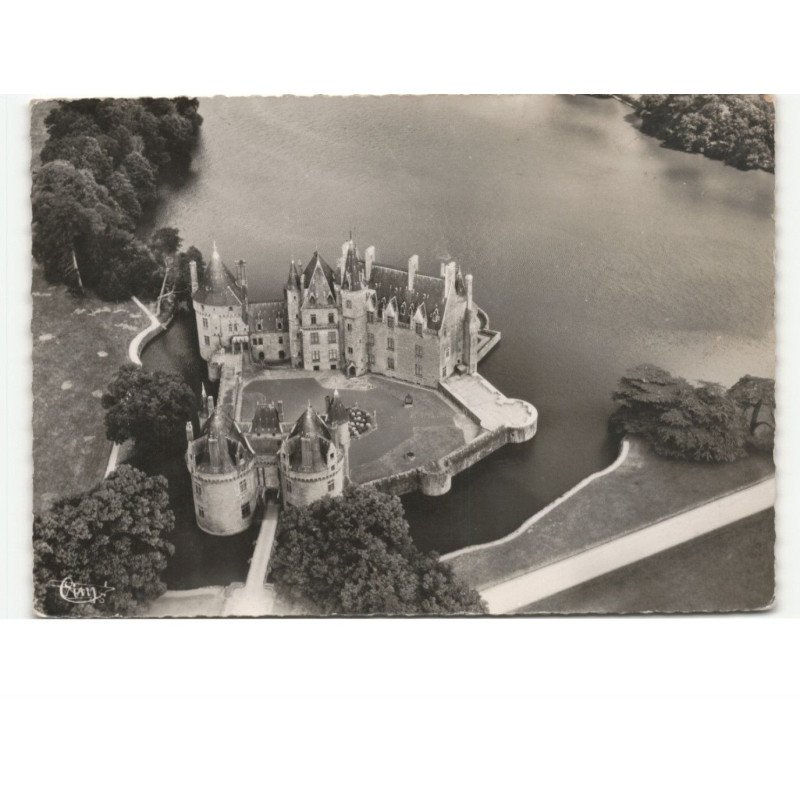 MISSILLAC: château de la brétesche vue aérienne 10x15 - très bon état