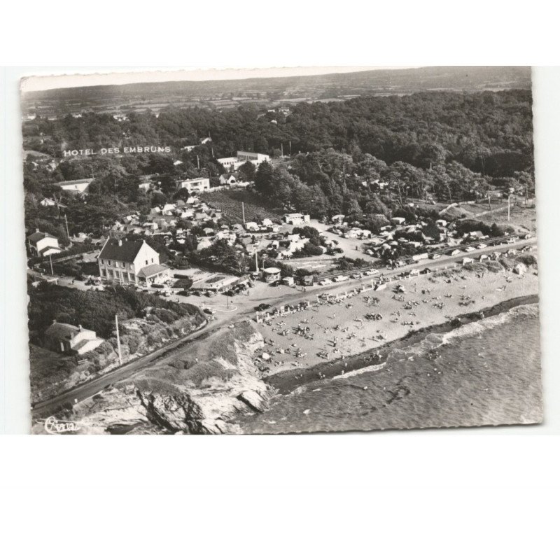 SAINT-MICHEL-CHEF-CHEF: la plage et l'hôtel des embruns vue aérienne 10x15 - très bon état