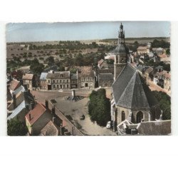 LA VILLE-aux-CLERCS: l'église et la place vue aérienne 10x15 - très bon état