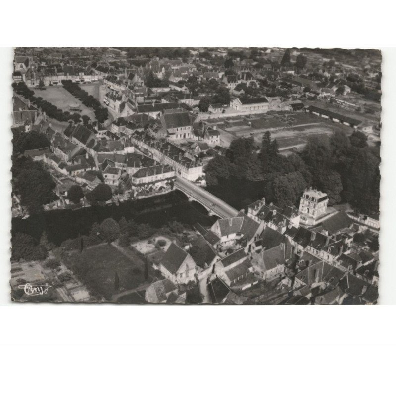 MONTOIRE-sur-le-LOIR: le pont sur le loir et la place clemenceau vue aérienne 10x15 - très bon état