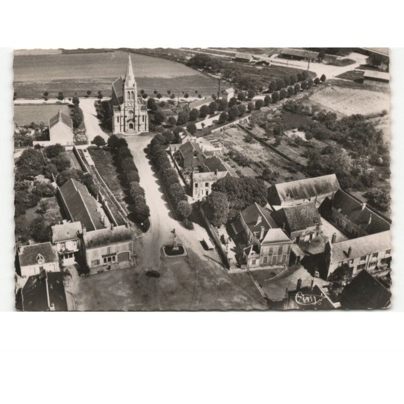 OUCQUES: place du château et avenue de l'église vue aérienne 10x15 - très bon état