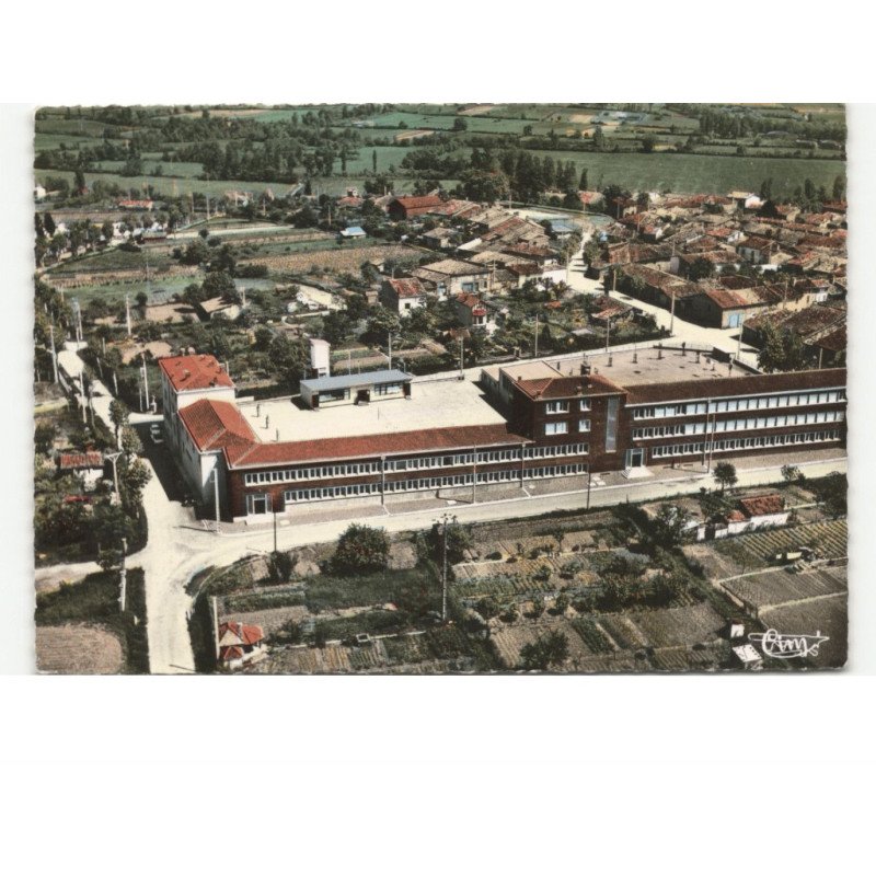 BEAUMONT-de-LOMAGNE: le groupe scolaire vue aérienne 10x15 - très bon état