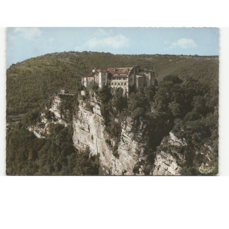 BRUNIQUEL: le château de la reine brunehault vue aérienne 10x15 - très bon état