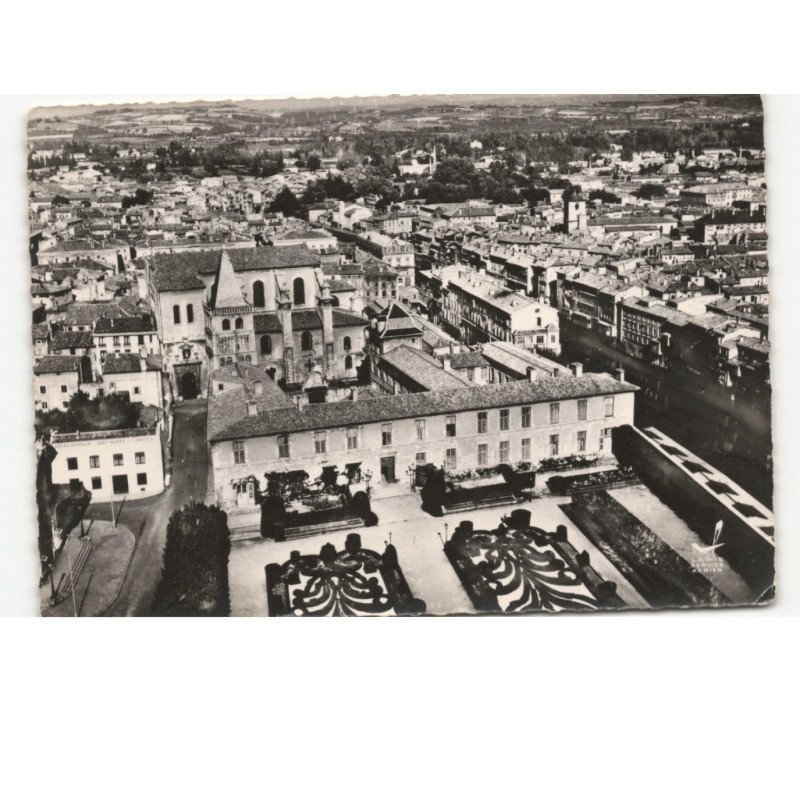 CASTRES: jardin de l'évêché mairie et cathédrale vue aérienne 10x15 - très bon état