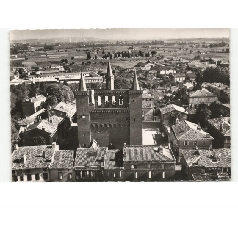 SAINT-SULPICE-la-POINTE: l'église vue aérienne 10x15 - très bon état