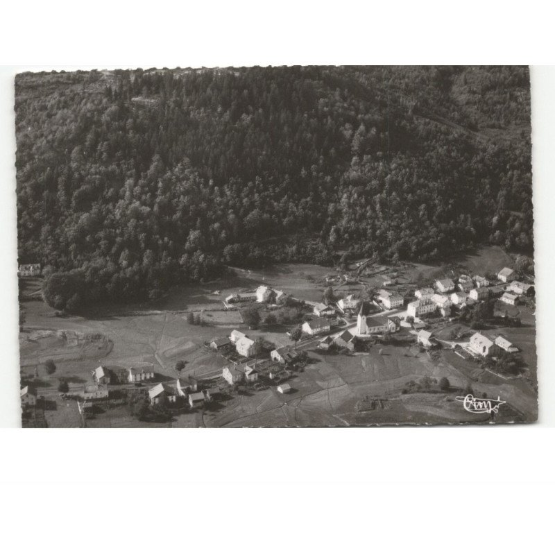 LE MENIL-THILLOT: le centre du village vue aérienne 10x15 - très bon état