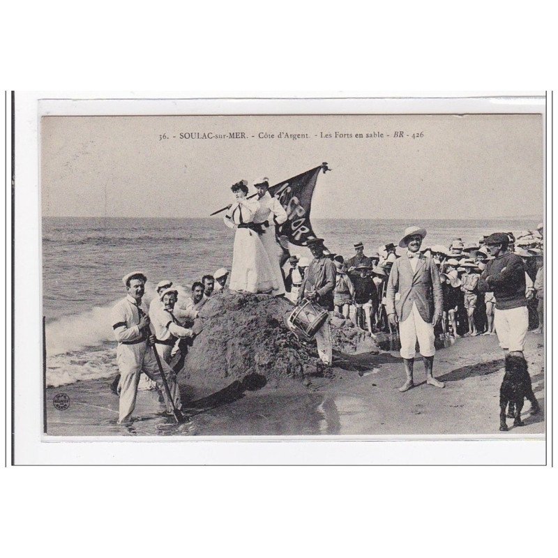 SOULAC-sur-MER : cote d'argent, les forts en sable - tres bon etat SOULAC-sur-MER : cote d'argent, les forts en sable - tres bon etat