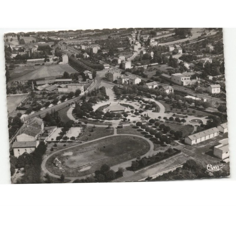 SAINT-JUST-SUR-LOIRE: la place vue aérienne 10x15 - très bon état