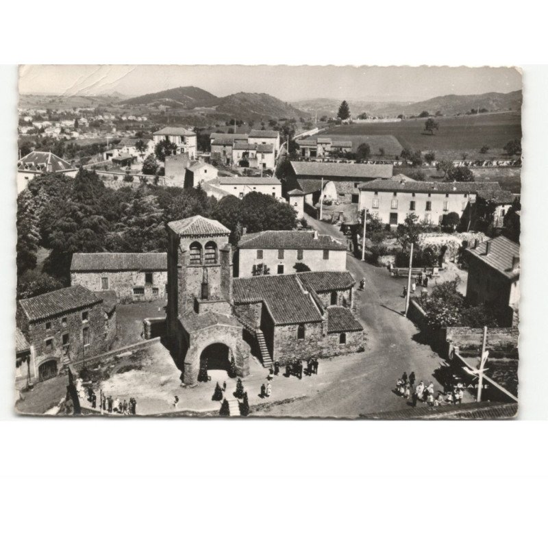 VEZEZOUX: place de l'église vue aérienne 10x15 - très bon état