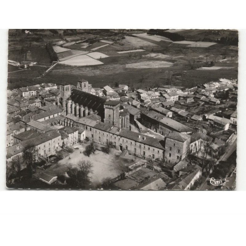 LA CHAISE-DIEU: l'abbaye et le cloître vue aérienne 10x15 - très bon état