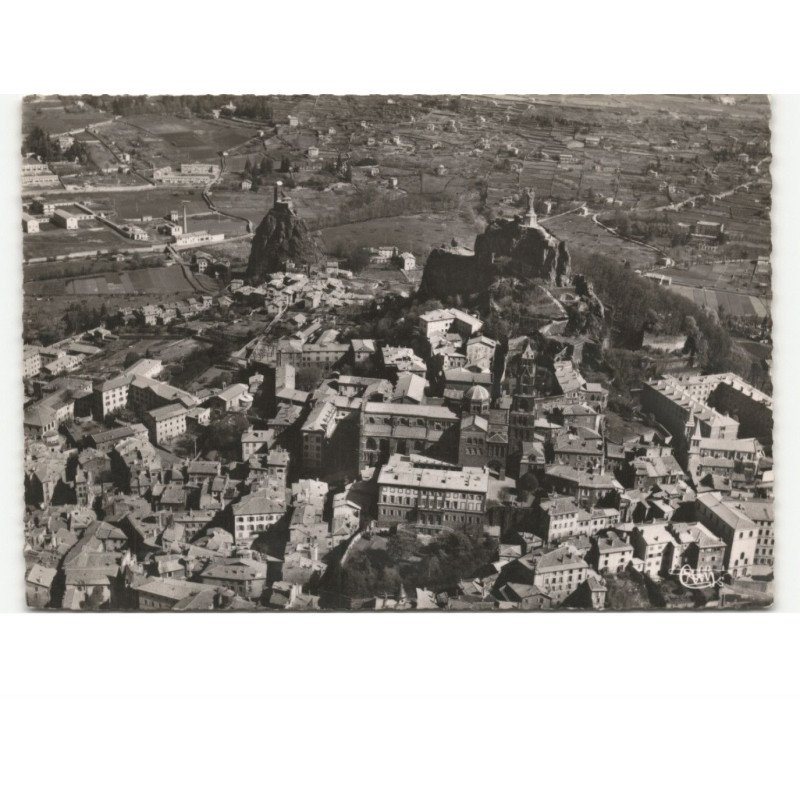 LE PUY: notre-dame de france construite sur le rocher vue aérienne 10x15 - très bon état