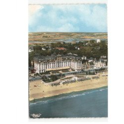 LA BAULE: l'hermitage-hôtel, vue générale et sa plage vue aérienne 10x15 - très bon état