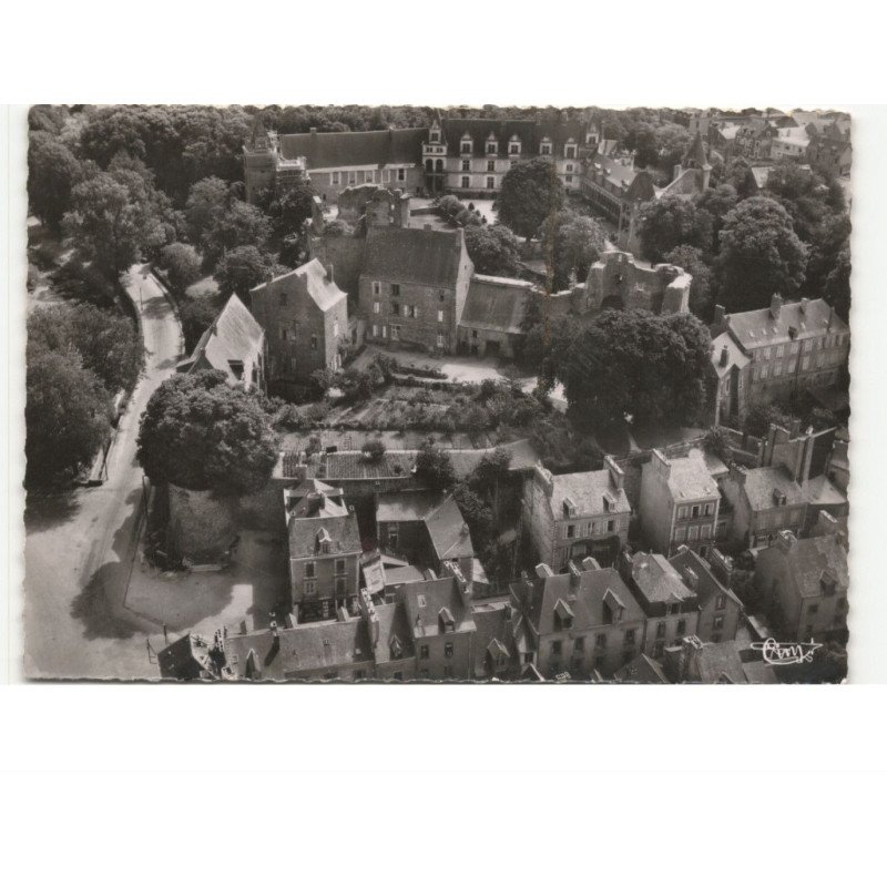 CHATEAUBRIANT: le château vue aérienne 10x15 - très bon état