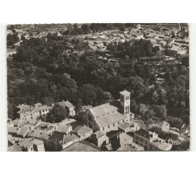 CLISSON: les halles, l'église notre-dame et la vallée de la sèvre nantaise vue aérienne 10x15 - très bon état