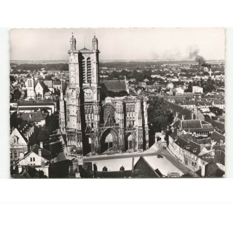 TROYES: la cathédrale saint-pierre vue aérienne 10x15 - très bon état