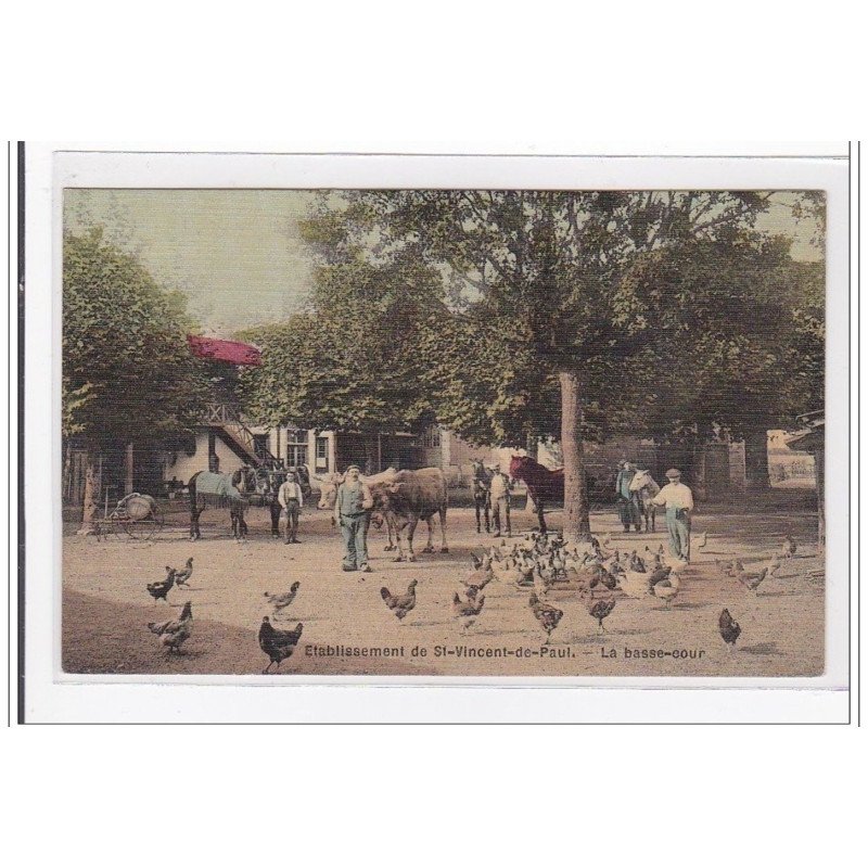St-VINCENT-de-PAUL : la basse-cour - tres bon etat