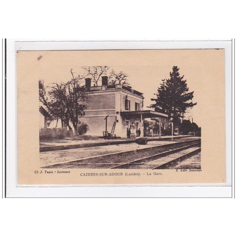 CAZERES-sur-ADOUR : la gare - tres bon etat