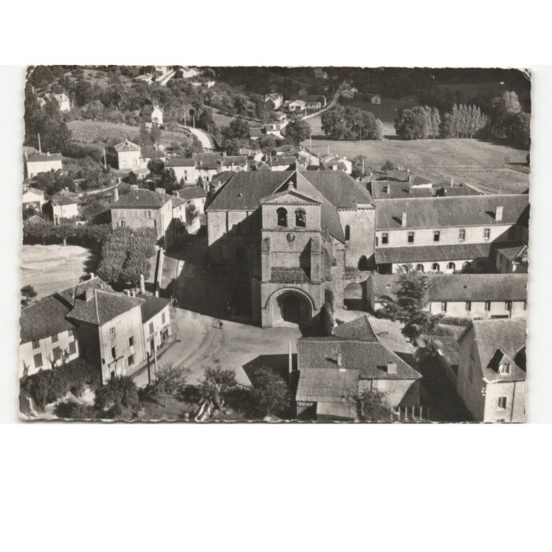 SOLIGNAC: l'église et vue d'ensemble vue aérienne 10x15 - très bon état