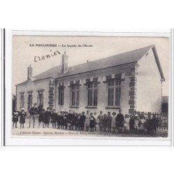 LA POULINIERE : la facade de l'ecole - tres bon etat