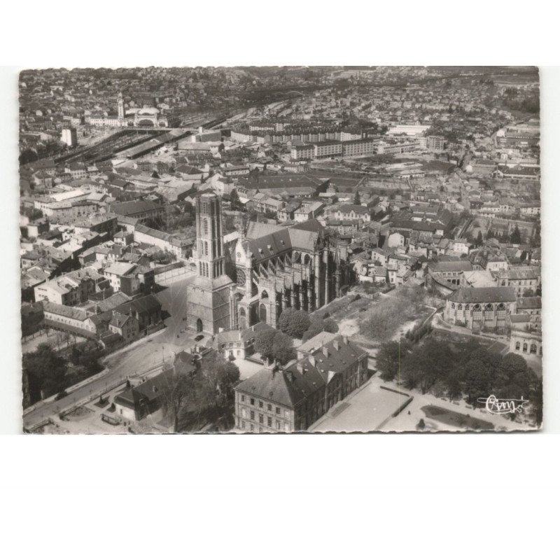 LIMOGES: la cathédrale vue aérienne 10x15 - très bon état