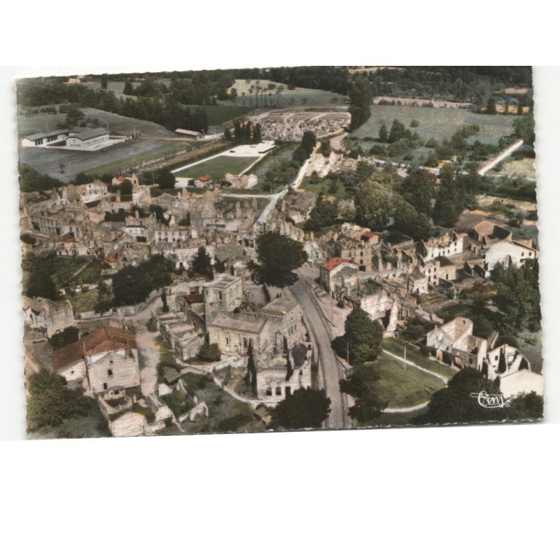 ORADOUR-sur-GLANE: village martyr vue aérienne 10x15 - très bon état