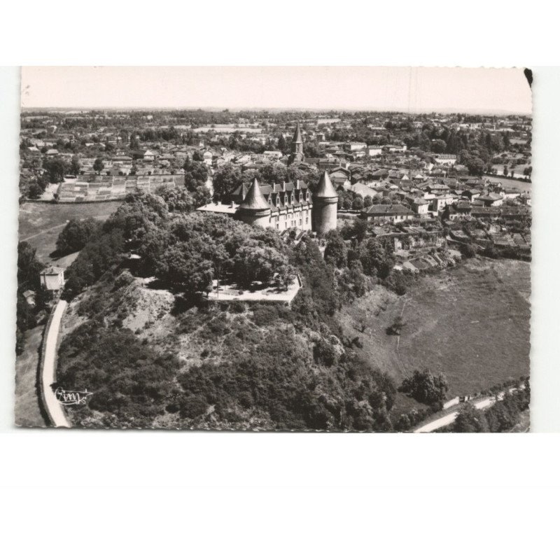 ROCHECHOUART: le château vue aérienne 10x15 - très bon état