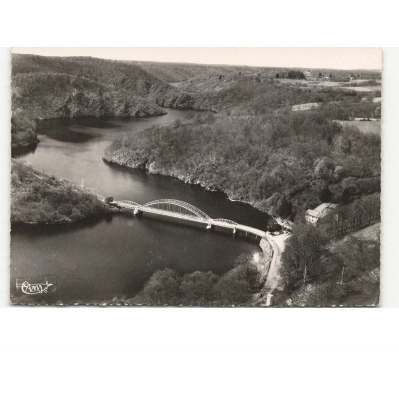 SAINT-LAURENT-les-EGLISES: le pont du dognon construit en 1930 sur le taurion, hôtel vue aérienne 10x15 - très bon état