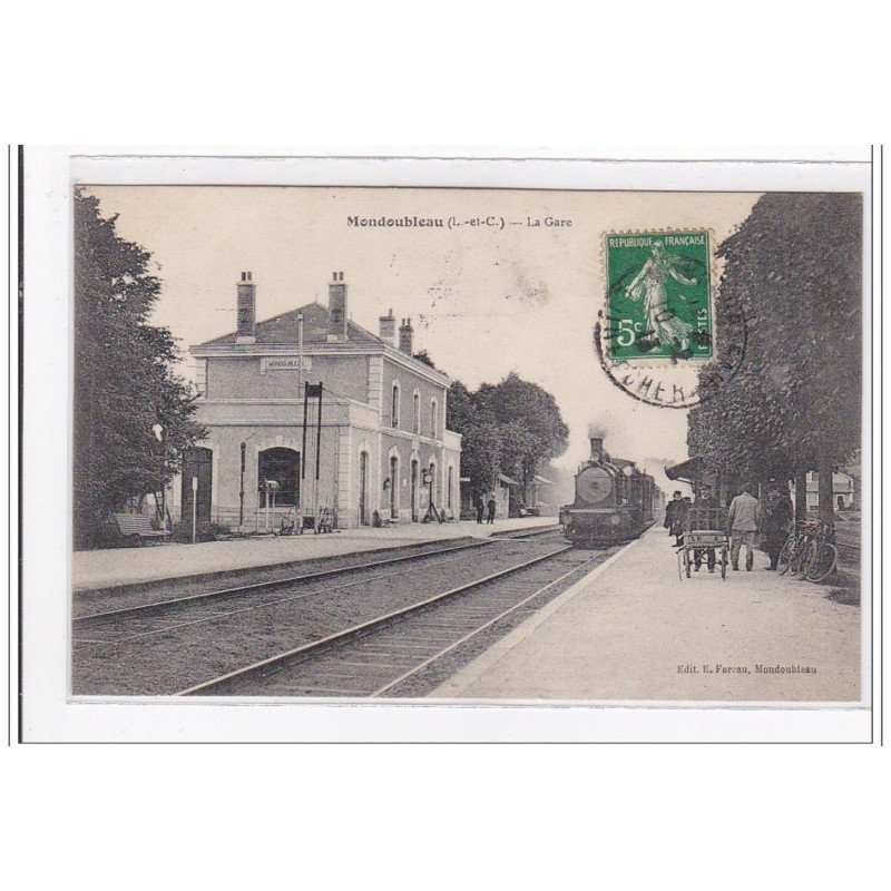 MONDOUBLEAU : la gare - tres bon etat