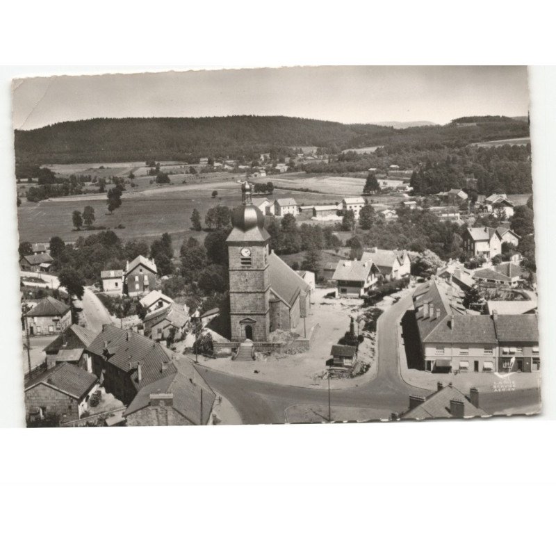 CORCIEUX: l'église vue aérienne 10x15 - très bon état