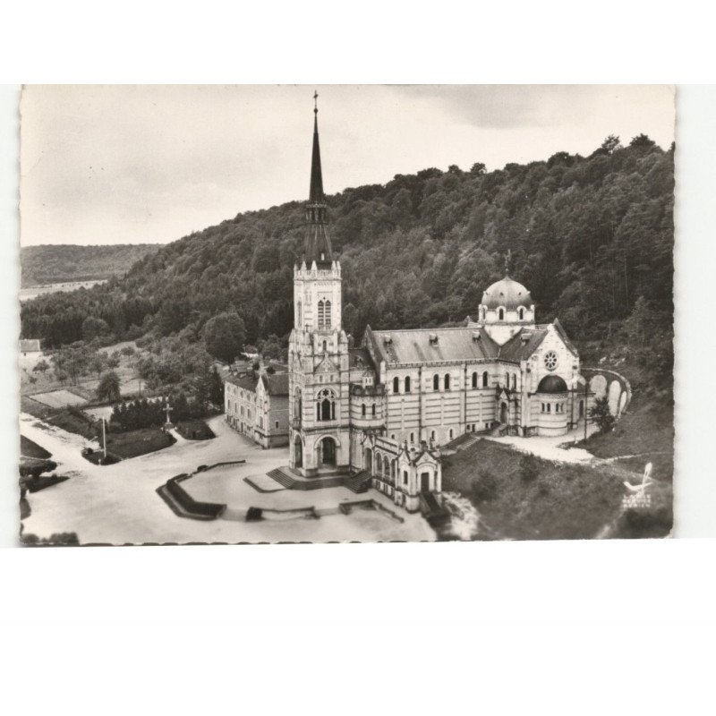 DOMREMY-la-PUCELLE: la basilique vue aérienne 10x15 - très bon état