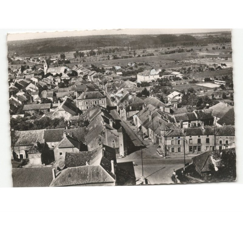 LIFFOL-le-GRAND: la grand'rue carrefour du caron vue aérienne 10x15 - très bon état