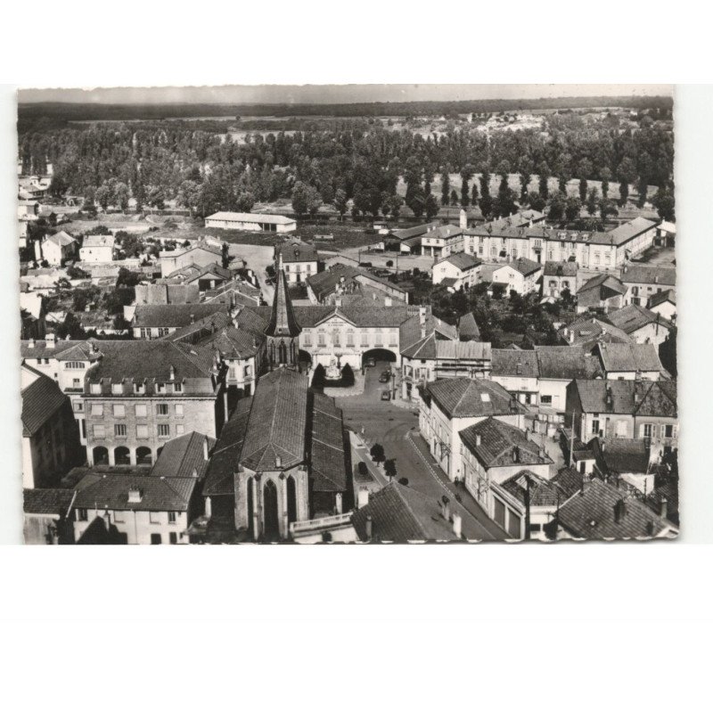 THAON-les-VOSGES: église et foyer des mutilés vue aérienne 10x15 - très bon état