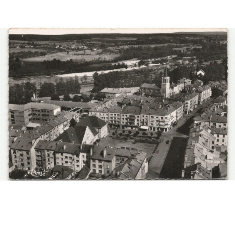CHARMES: l'hôtel de ville, l'église et la rue maurice barrès vue aérienne 10x15 - très bon état
